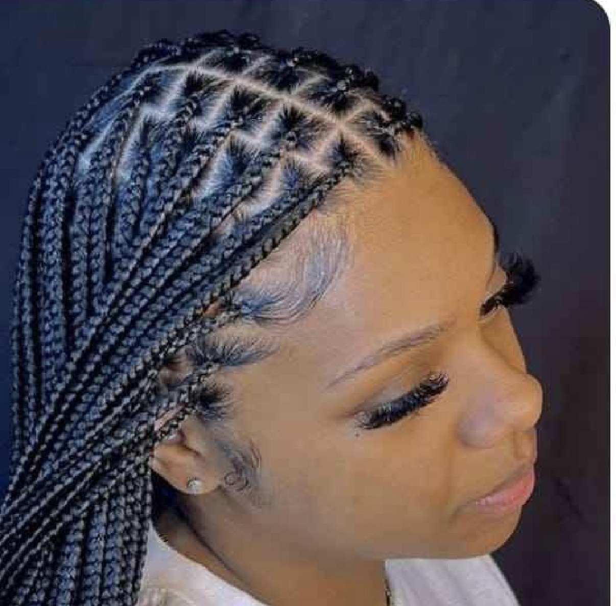 Knotless Braids by Essy Studio, example 3