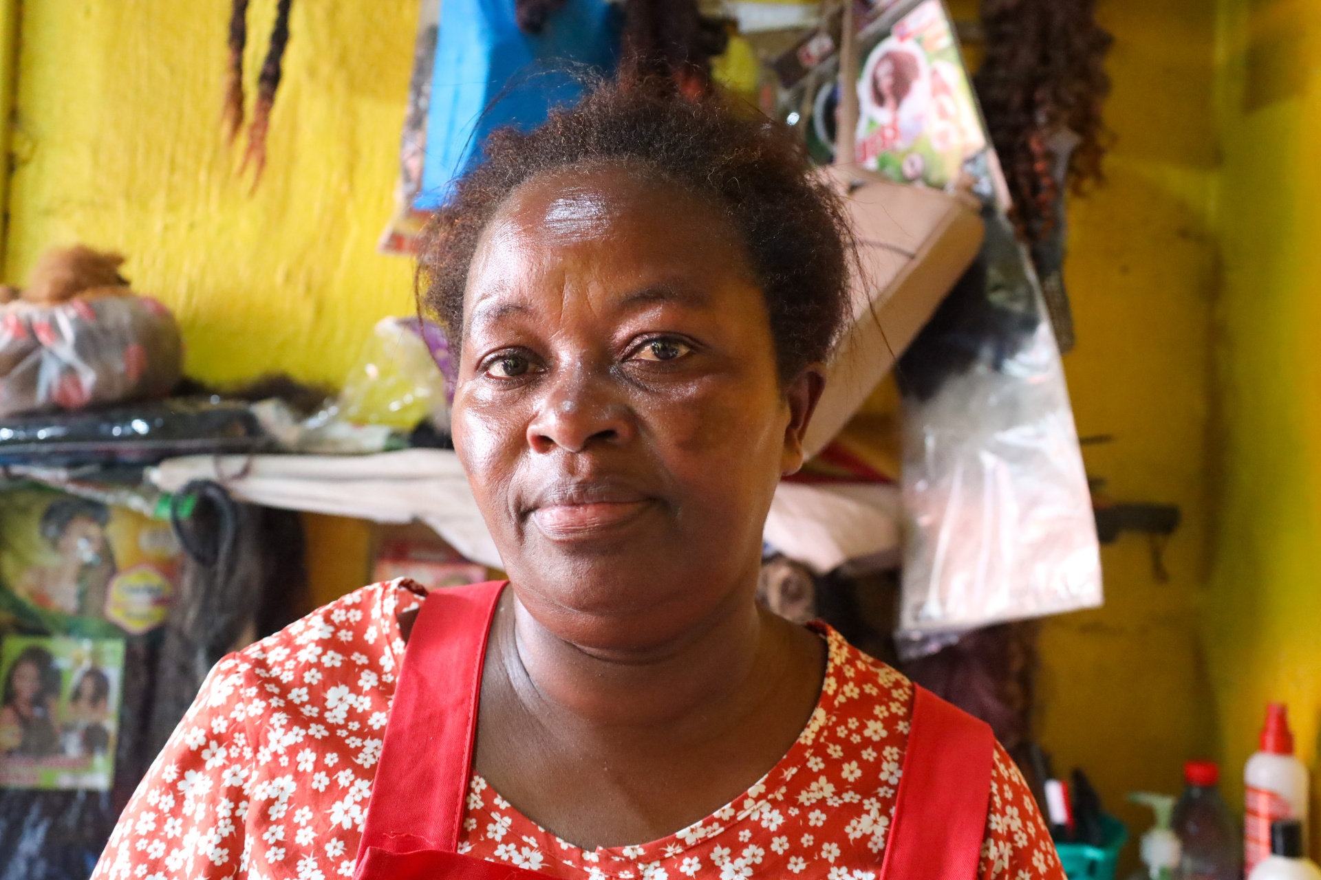 Portrait of Ruth, a braider at Kenyatta Market